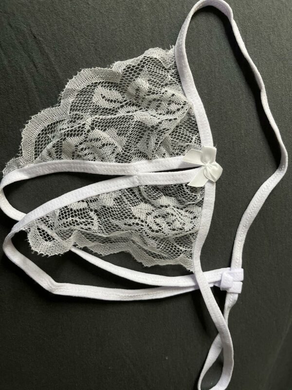 Lingerie féminine en fine dentelle blanc – Image 2