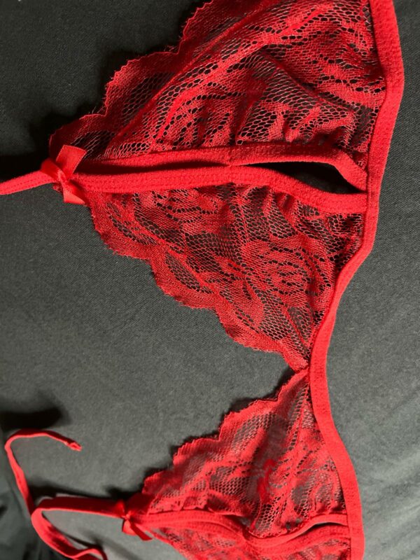 Lingerie féminine en fine dentelle Rouge – Image 2