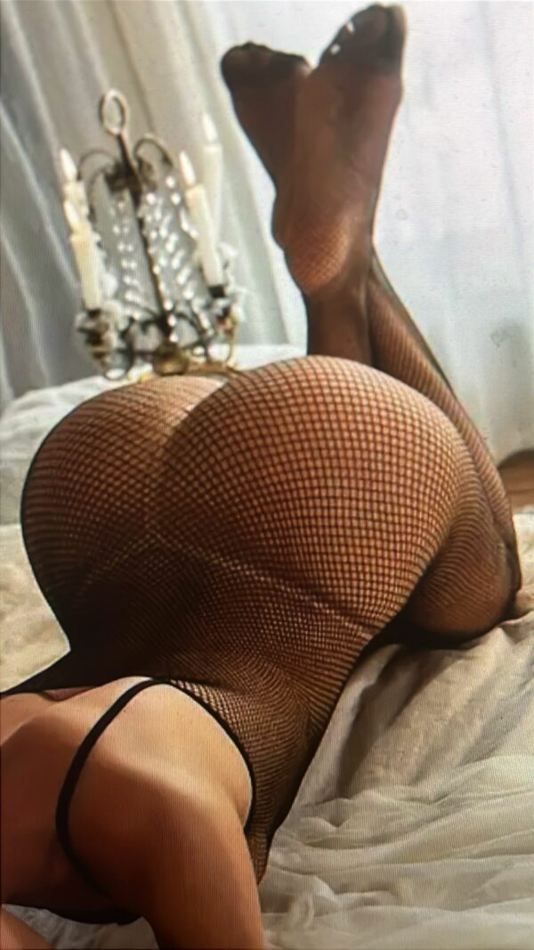 Un body suit en résille fines bretelles  4 petits noeud   Bodystocking – Image 2